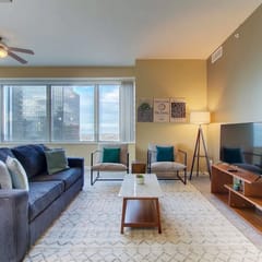2BR With Downtown Views, Sleeps 6 | Progressive Field, Cleveland