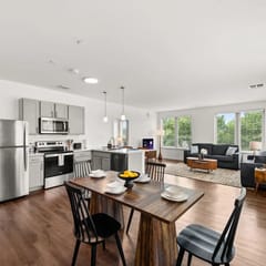 2BR with Work Desk | 2 Min to Case Western | Cleveland, OH
