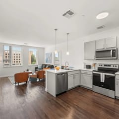 Furnished 2BR, University Circle | 2 Min to CWRU | Cleveland