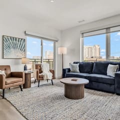 2BR + Free Parking Space | Cleveland Clinic, Fairfax CLE