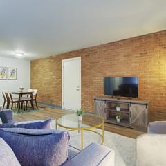 First-Floor 2BR, Sleeps 6 | Pro Football Hall of Fame, Canton