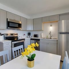 Spacious 2BR Apt w/ Garage | Near Aultman