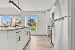 Bright & Airy 2BR | Cleveland Clinic