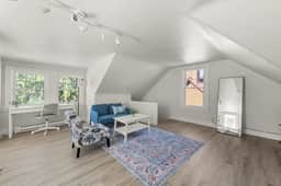 Bright & Cozy Loft | Free Parking | by CLE Clinic