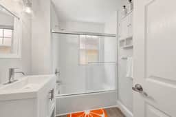 Bright & Peaceful | 2BDR w/ Patio | CLE Clinic