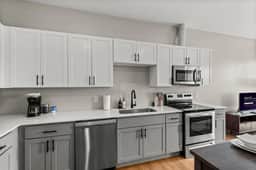 Bright 1BDR | Cleveland Clinic | Free Garage