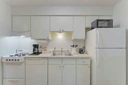 Central & Cozy 1BR near Hall of Fame/Airport