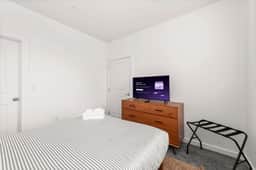 Central 2BR Near Clinic, CWRU & Museums
