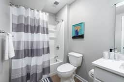 Charming & Central | 3 Bedroom | CLE Clinic