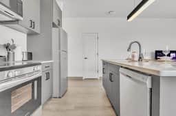 Charming & Central 2BR | Cleveland Clinic