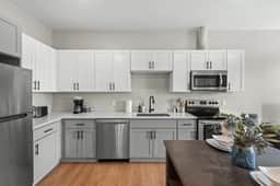 Charming 1BDR | Cleveland Clinic | Free Garage