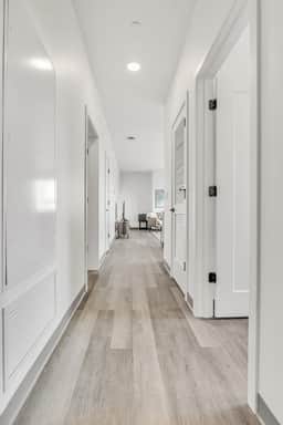 Charming & Central 2BR | Cleveland Clinic