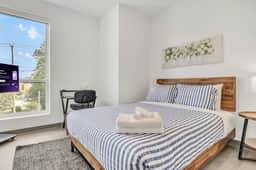 Charming & Central 2BR | Cleveland Clinic