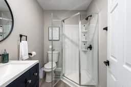 Luxury 3BR Apt Near Cleveland Clinic w/ Parking