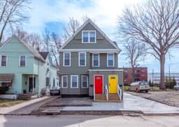 Luxury 3BR Apt Near Cleveland Clinic w/ Parking