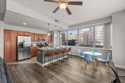 Luxury Apartment | Downtown | Free Parking