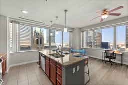 Corporate 2BR, Free Parking | Huntington Convention Center, Cleveland - Image 5