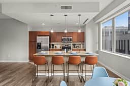 Luxury Apartment | Downtown | Free Parking