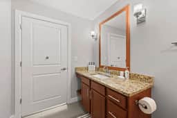 Luxury Apartment | Downtown | Free Parking