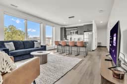 2BR, 2 Full Baths | Cleveland Clinic Main Campus, Cleveland - Image 2
