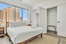 Modern & Elegant 2BR | Cleveland Clinic