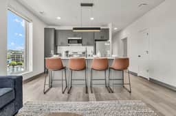 Modern & Elegant 2BR | Cleveland Clinic