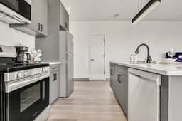 2BR, 2 Full Baths | Cleveland Clinic Main Campus, Cleveland - Image 3