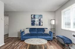 Modern & Updated First Floor 1BR near HWY/Airport