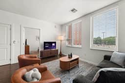 Prime Location 2BR  Apt Near Clinic & CWRU