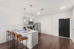 Prime Location 2BR  Apt Near Clinic & CWRU