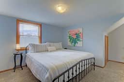 Spacious King Suite near Hall of Fame/Hwy/Airport