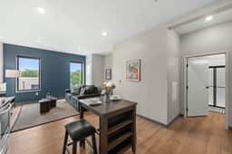 Stylish 1BDR | Cleveland Clinic | Free Garage