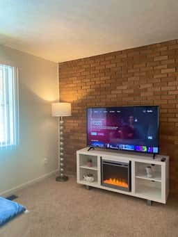 Sunlit 1BR Near Pro Football HOF & Cak Airport
