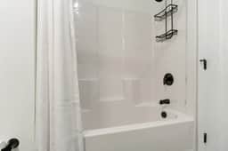 Cozy & Central Two Bedroom Two Bathroom