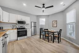 Cleveland Clinic | Recliner | Spacious | 4 Bedroom