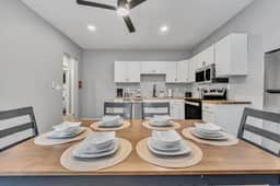 Cleveland Clinic | Recliner | Spacious | 4 Bedroom