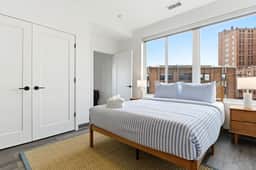 2BR with Courtyard & Gym | Cleveland Clinic Walk, Fairfax - Image 4