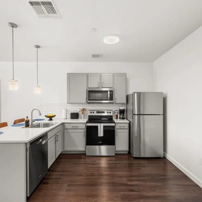 2BR in Heart of Cleveland Near CWRU