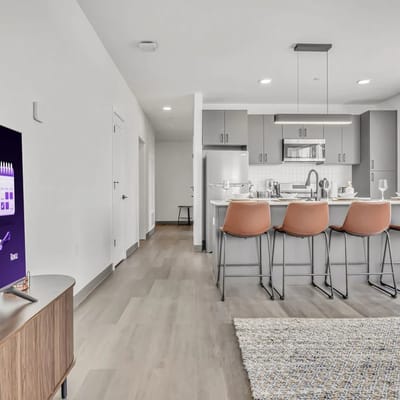Luxury & Calming 2BR | Cleveland Clinic