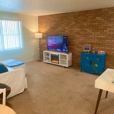 Sunlit 1BR Near Pro Football HOF & Cak Airport