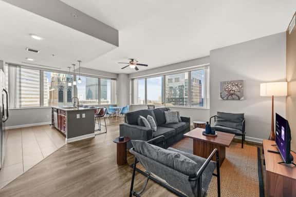 Corporate 2BR, Free Parking | Huntington Convention Center, Cleveland - Image 1