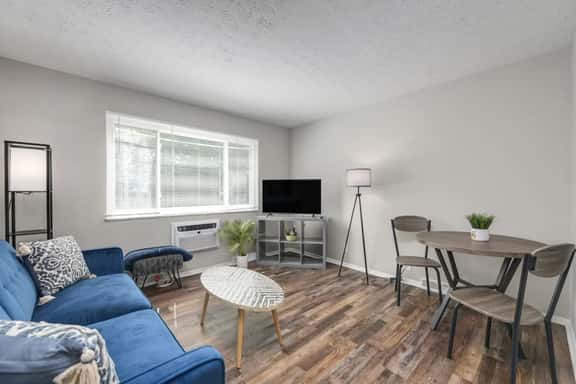 Pet-Friendly First-Floor 1BR | Cleveland Metroparks, West Side - Image 1
