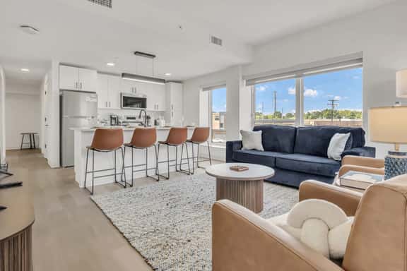 Family 2BR Sleeps 6 | Cleveland Clinic Main Campus, CLE - Image 1