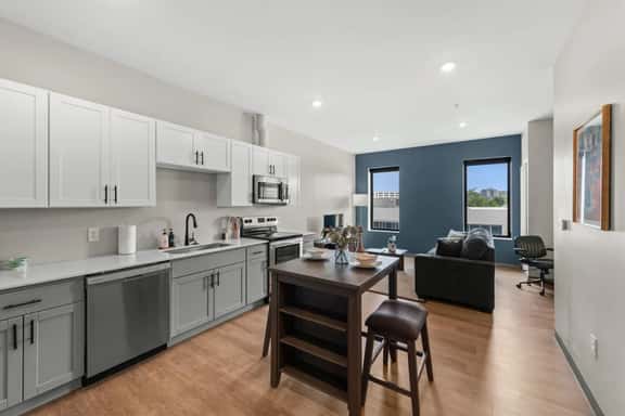 1BR for 13-Week Nurse Contracts | Cleveland Clinic, CLE - Image 1