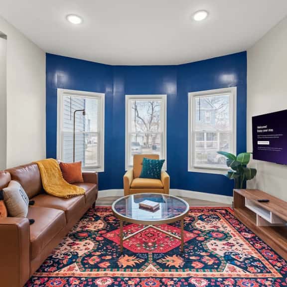 Single-Level 3BR, 3 Queens | 10-Min Walk to Cleveland Clinic - Image 1