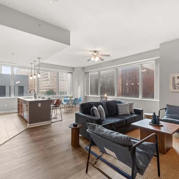 2BR Downtown Cleveland | 10 Min Drive to Cleveland Clinic - Image 1