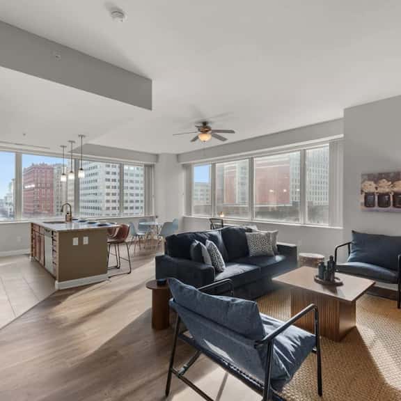 2BR Sleeps 6 | Downtown Cleveland, Near MetroHealth - Image 1