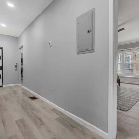 First-Floor 3BR, No Stairs Inside | 2 Min to Cleveland Clinic - Image 1
