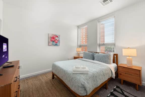 2BR in Heart of Cleveland Near CWRU