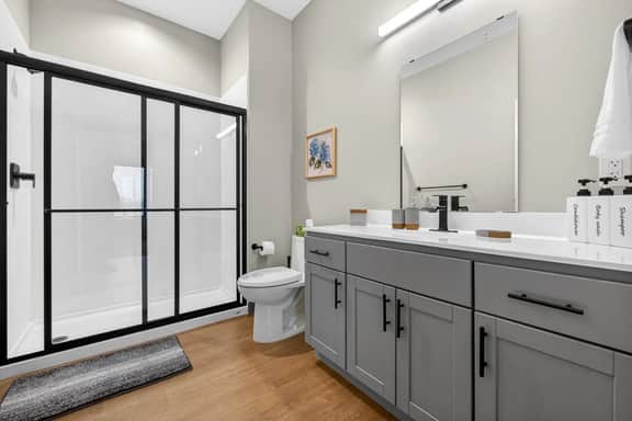 Across from Clinic | 2 Bed/2 Bath | Free Garage